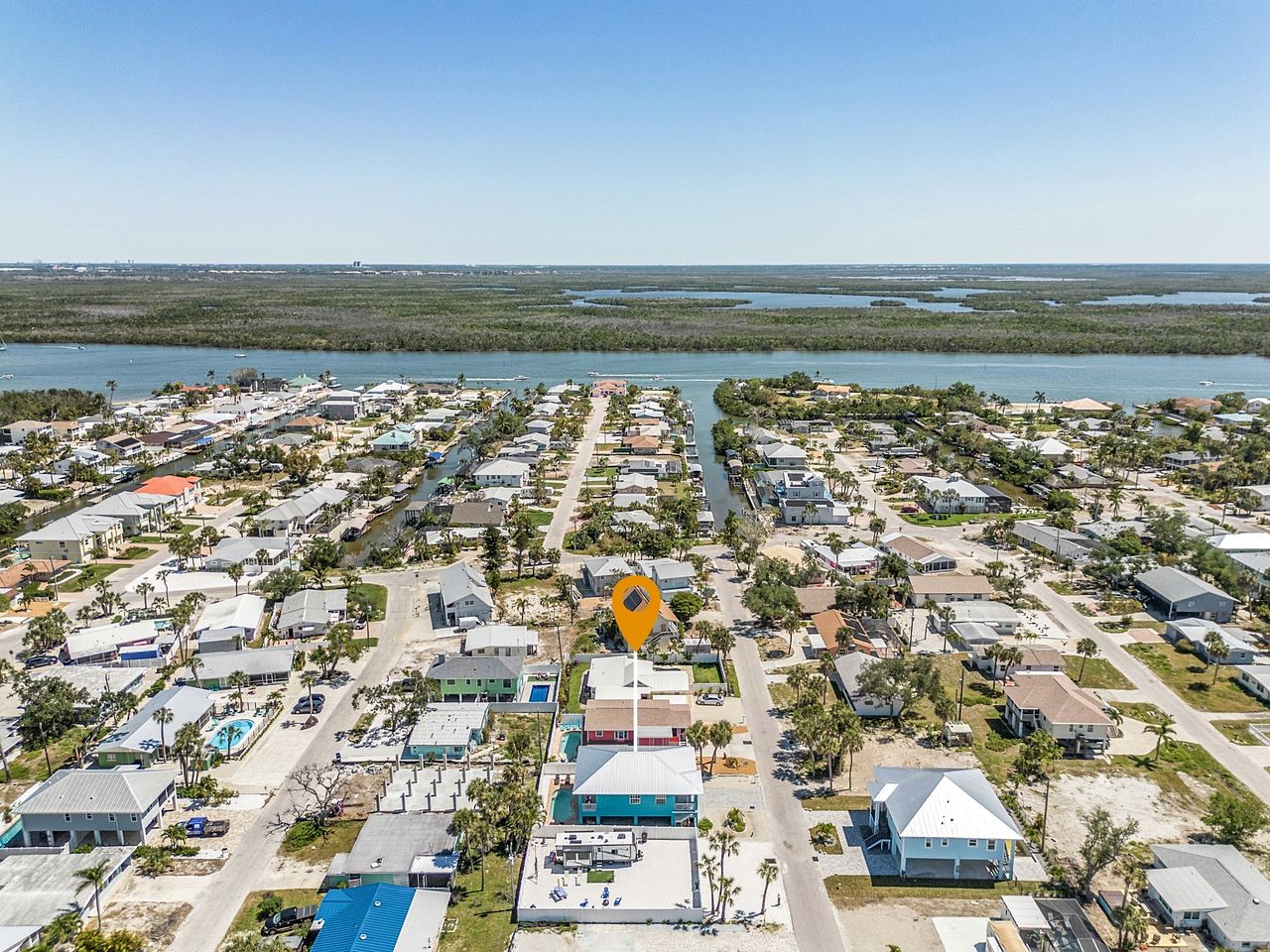 Stunning Beach House with Swimming Pool and Great Sights in Fort Myers Beach, Florida