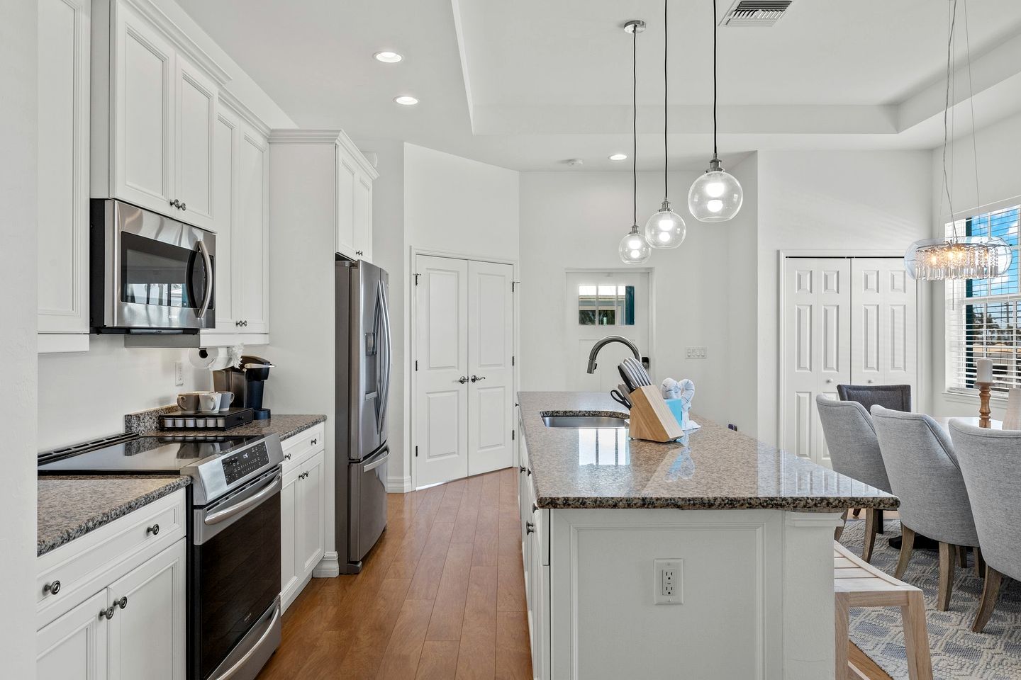 Stunning Beach House with Swimming Pool and Great Sights in Fort Myers Beach, Florida