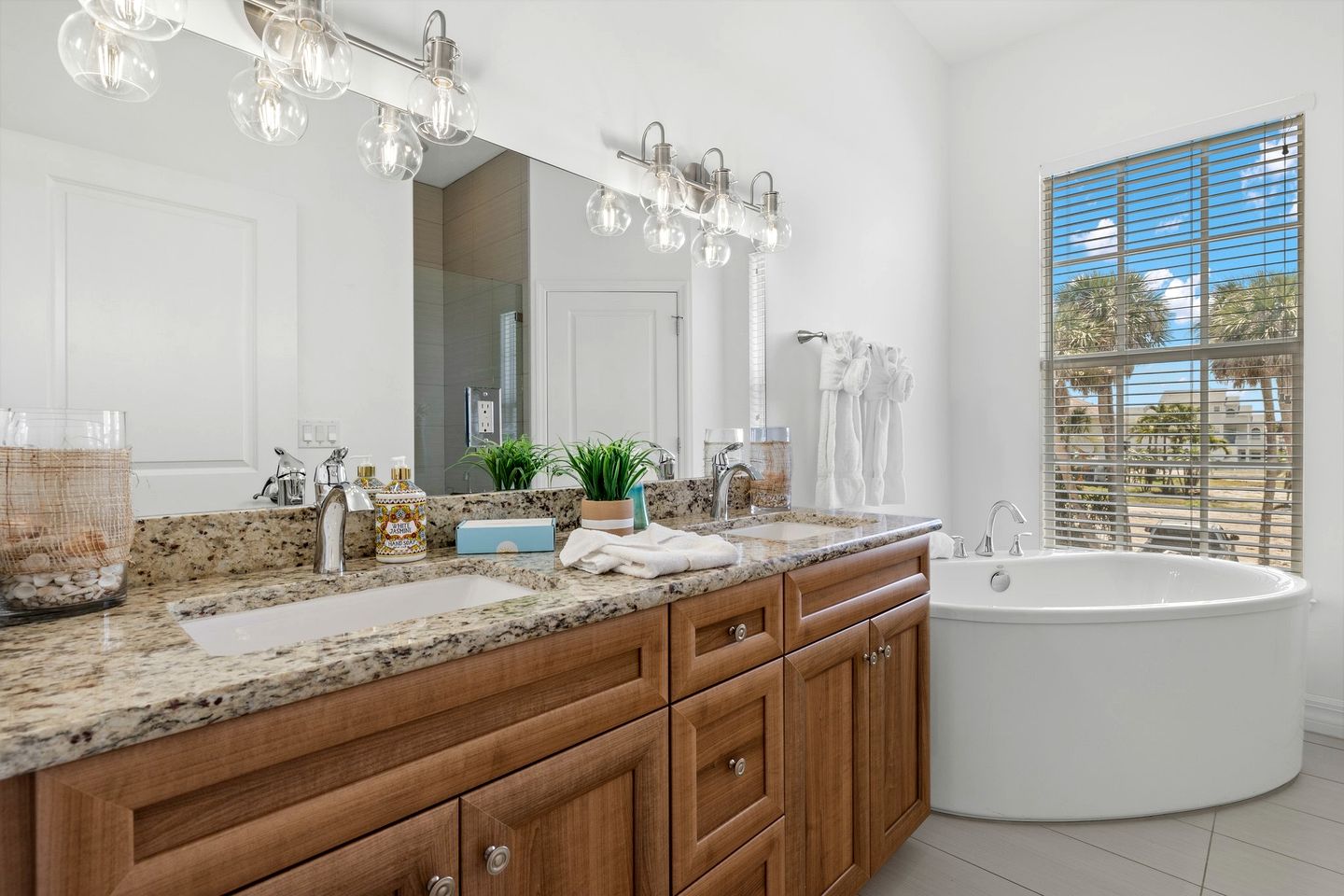 Stunning Beach House with Swimming Pool and Great Sights in Fort Myers Beach, Florida