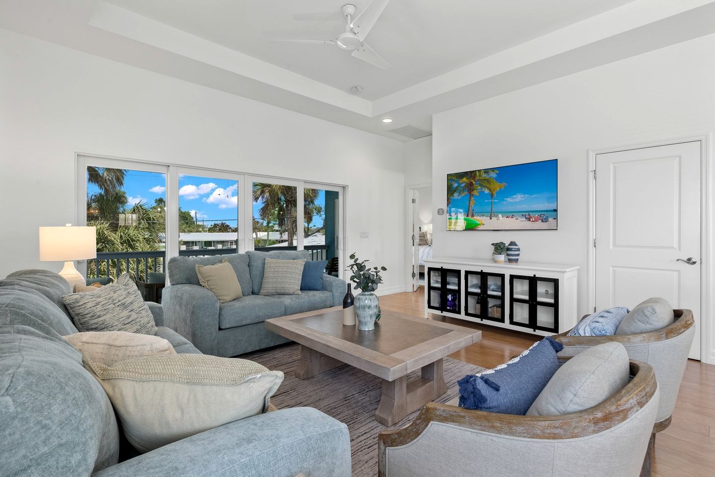 Stunning Beach House with Swimming Pool and Great Sights in Fort Myers Beach, Florida