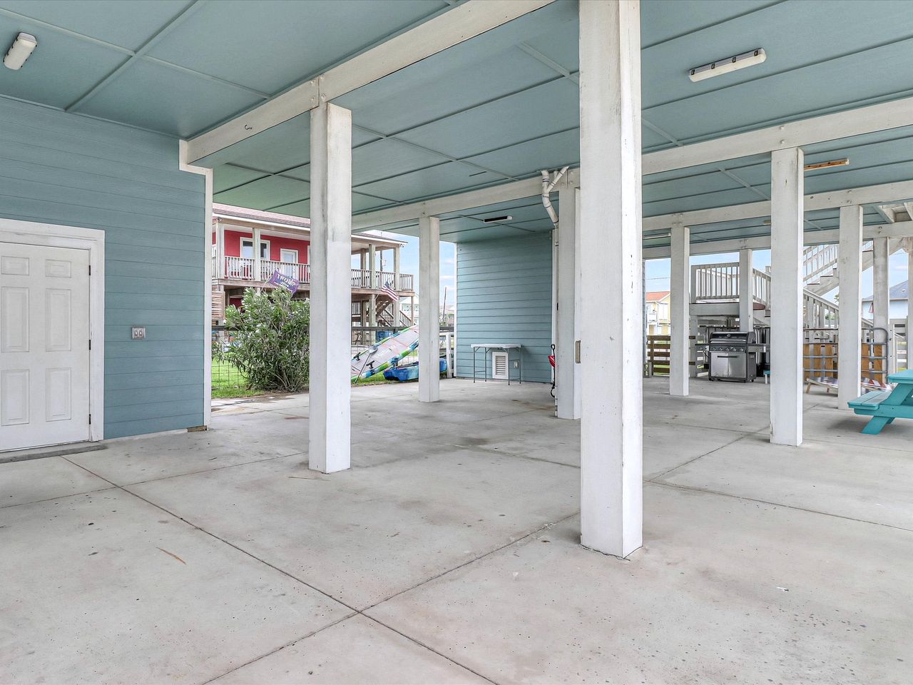 Gorgeous Beach House with Barbecue and Beach Access in Rockport, Texas