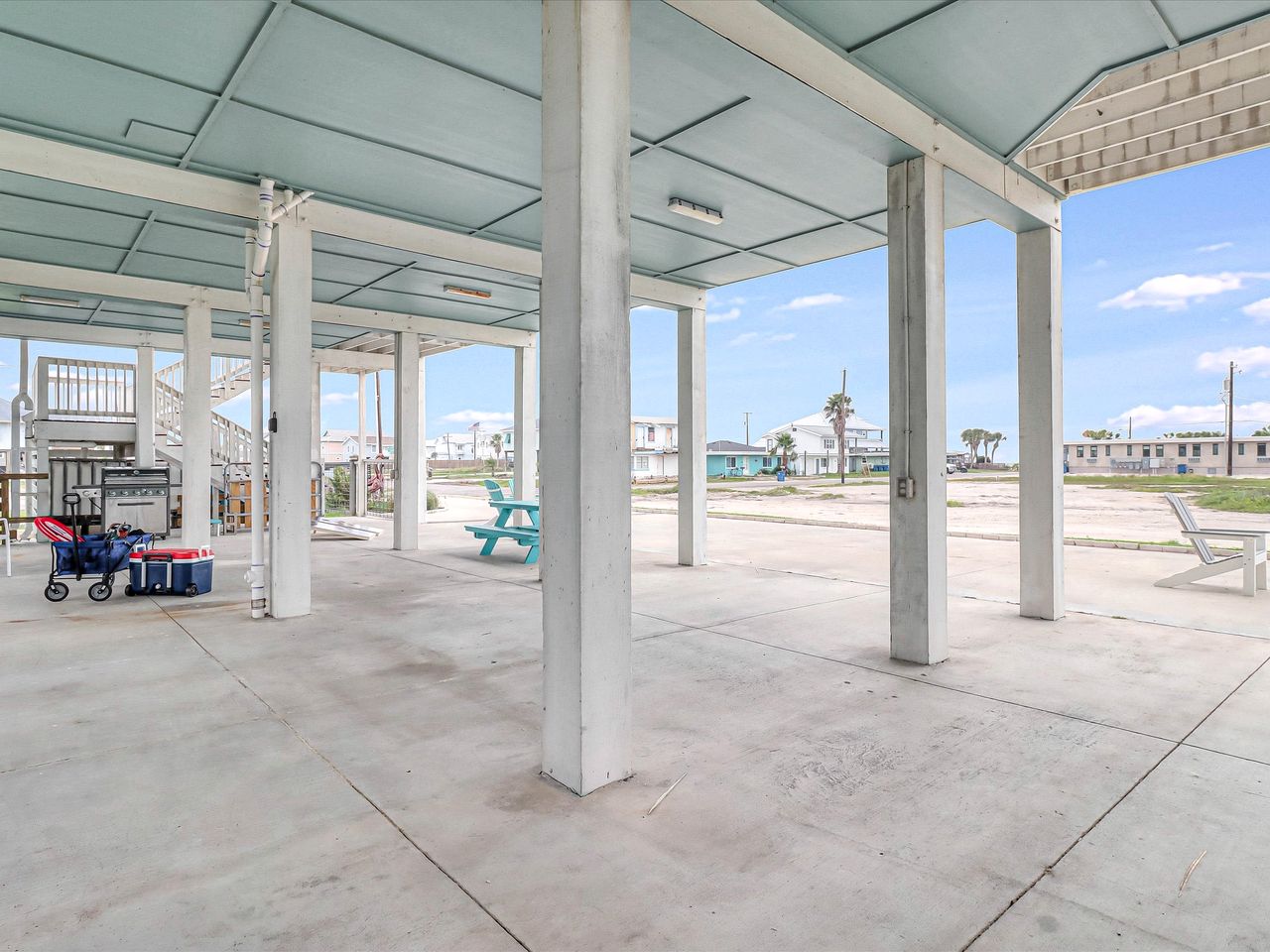 Gorgeous Beach House with Barbecue and Beach Access in Rockport, Texas