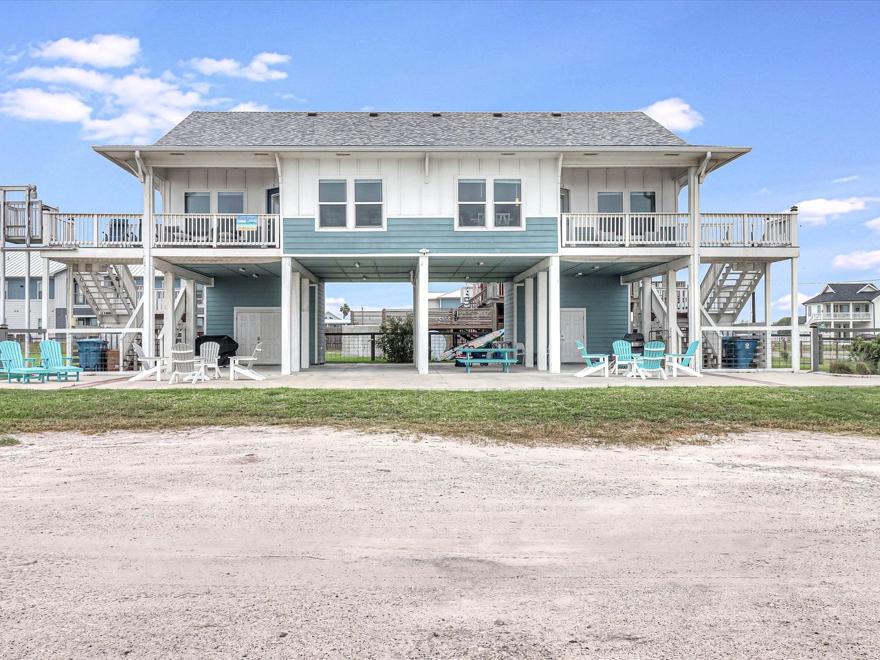 Gorgeous Beach House with Barbecue and Beach Access in Rockport, Texas