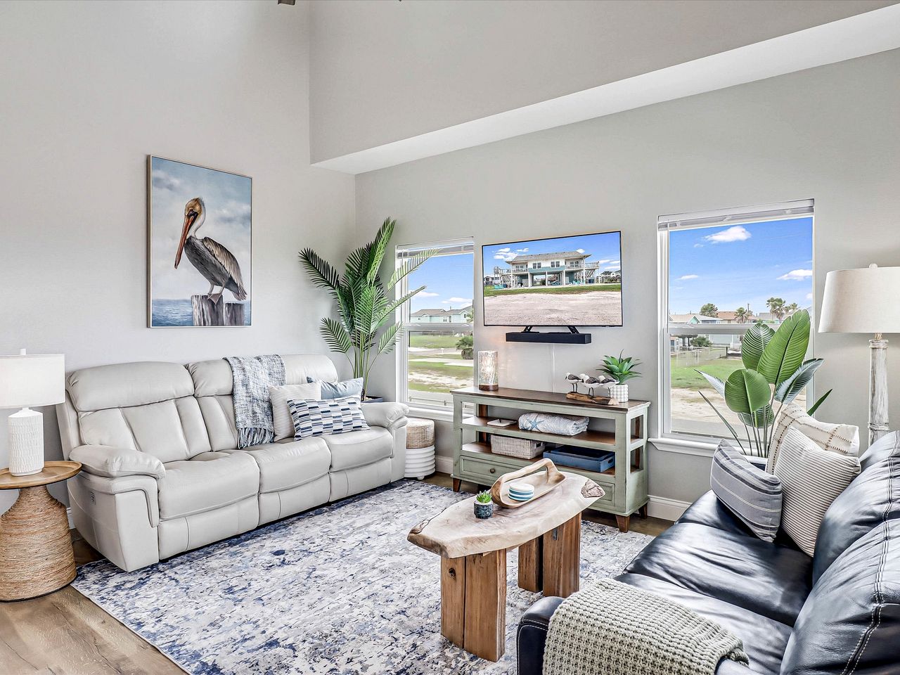 Gorgeous Beach House with Barbecue and Beach Access in Rockport, Texas