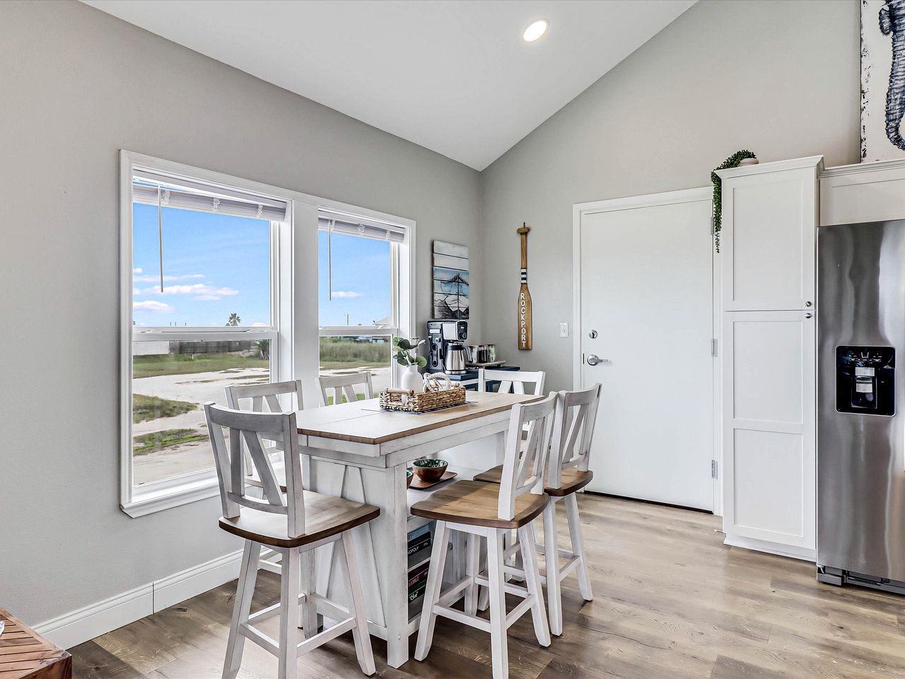 Gorgeous Beach House with Barbecue and Beach Access in Rockport, Texas