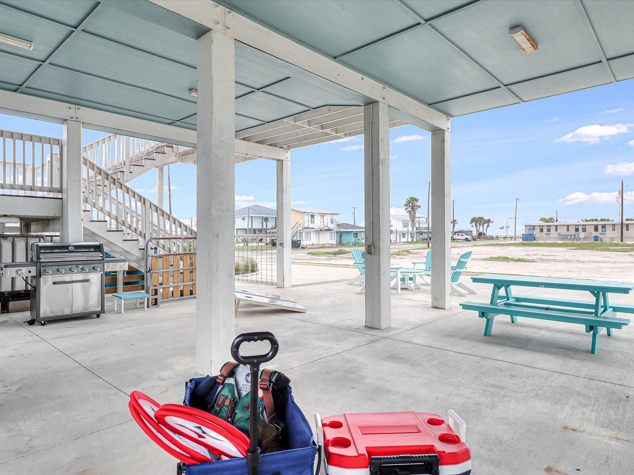 Gorgeous Beach House with Barbecue and Beach Access in Rockport, Texas