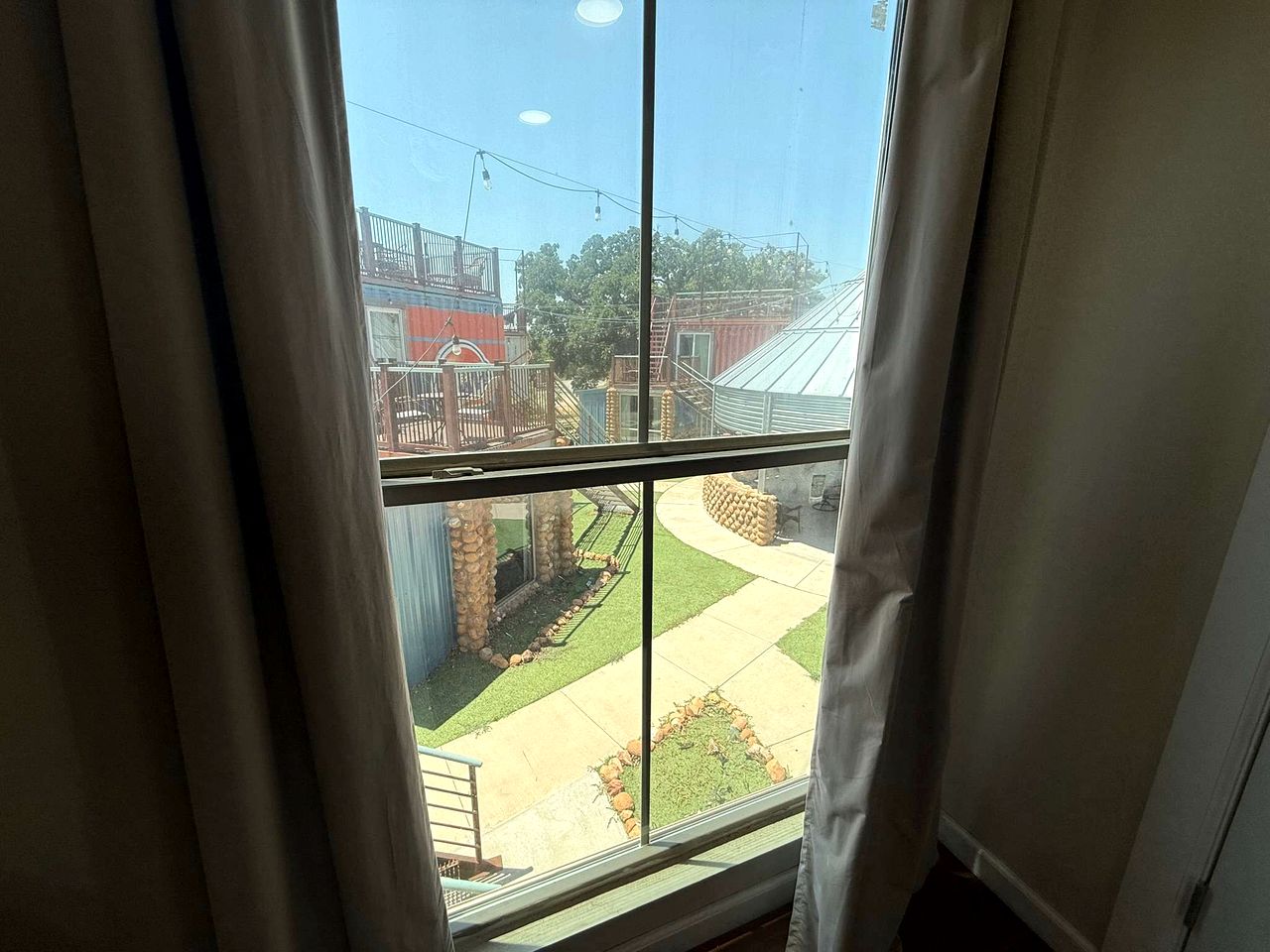 Charming Tiny House with Upper Deck near Fort Sill in Medicine Park, OK