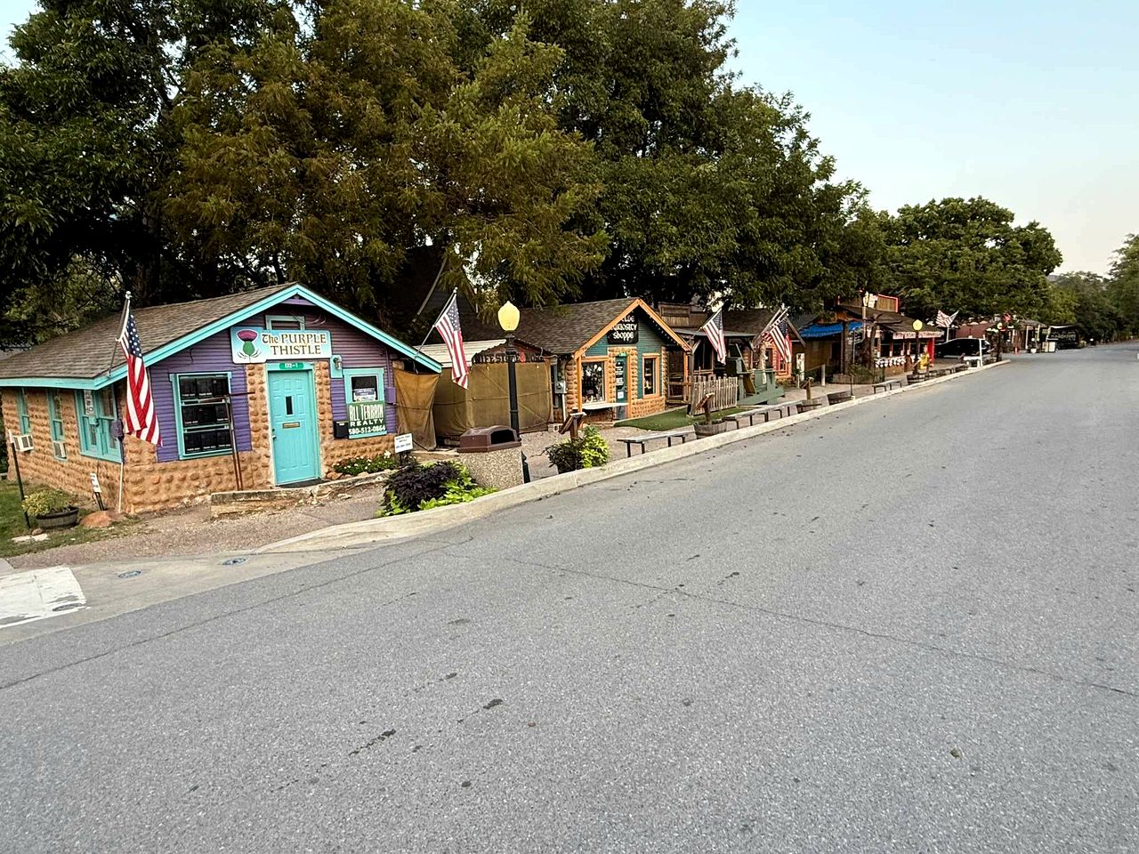 Charming Tiny House with Upper Deck near Fort Sill in Medicine Park, OK