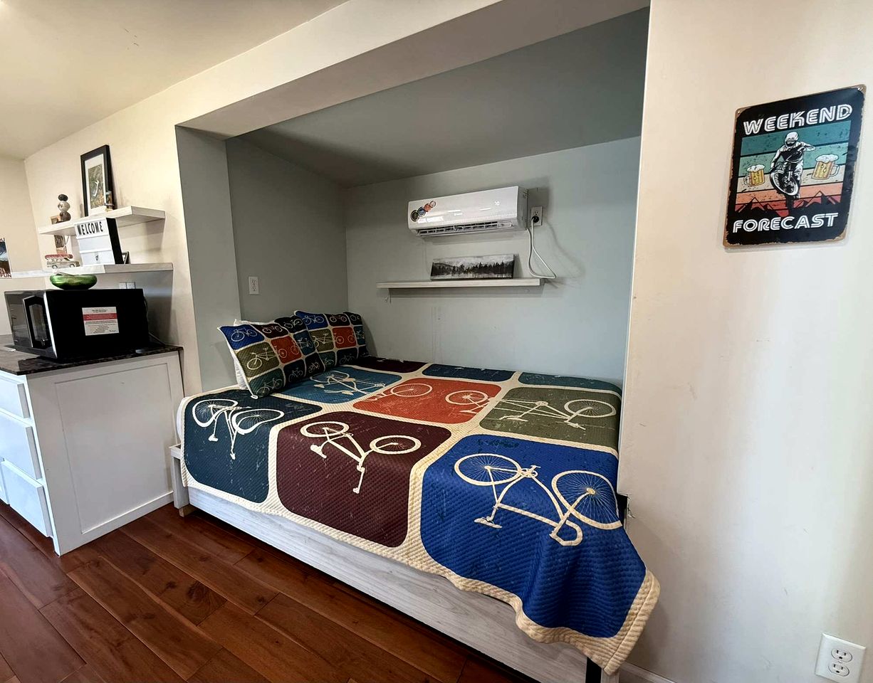 Charming Tiny House with Upper Deck near Fort Sill in Medicine Park, OK