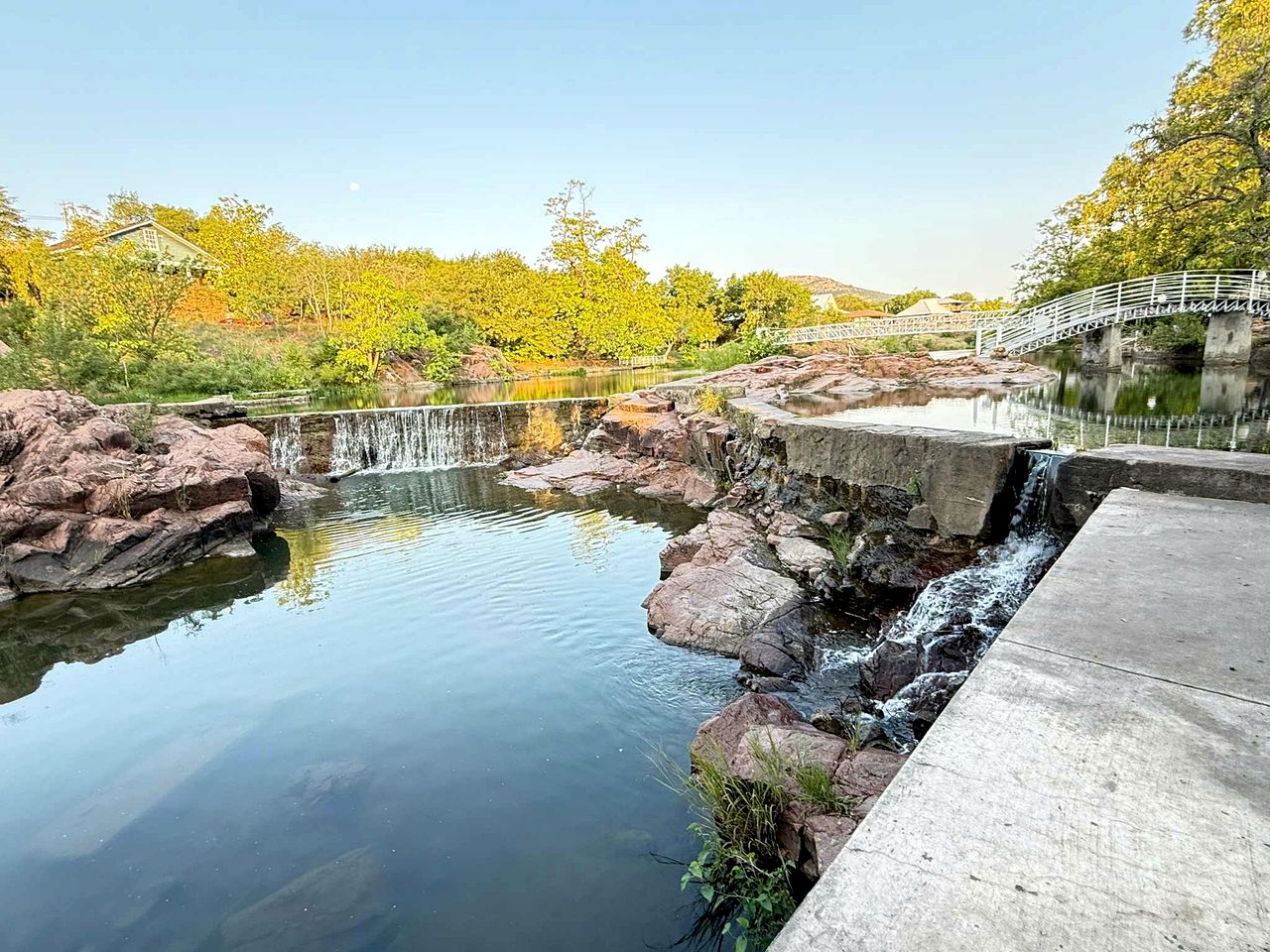 Charming Tiny House with Upper Deck near Fort Sill in Medicine Park, OK