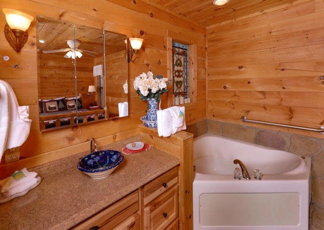 Secluded Couples' Cabin Rental with a Large Deck near Pigeon Forge, Tennessee