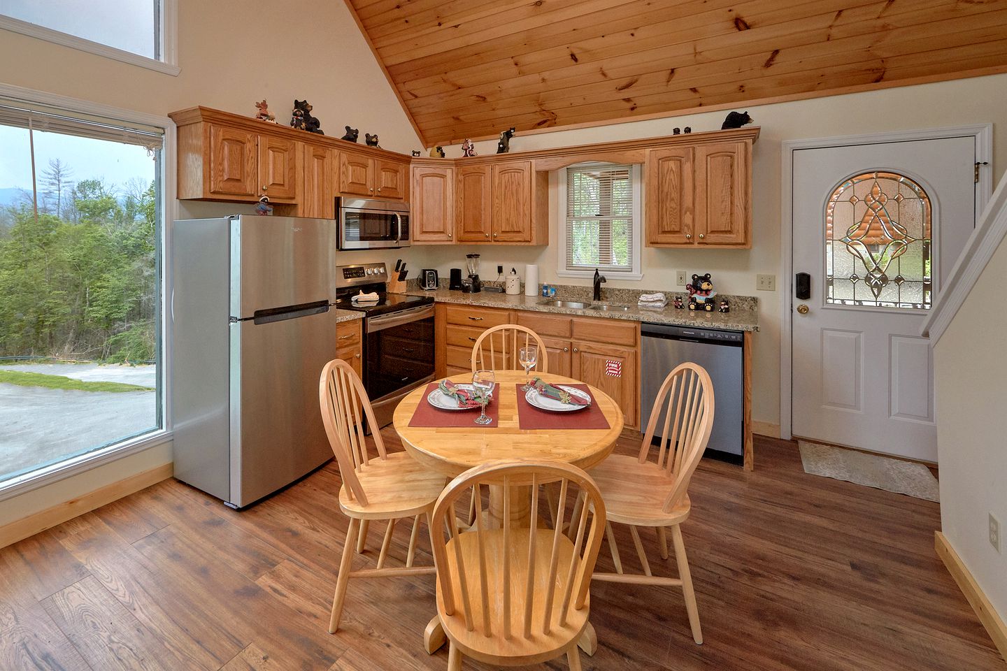 Romantic Gatlinburg Accommodation with a Hot Tub