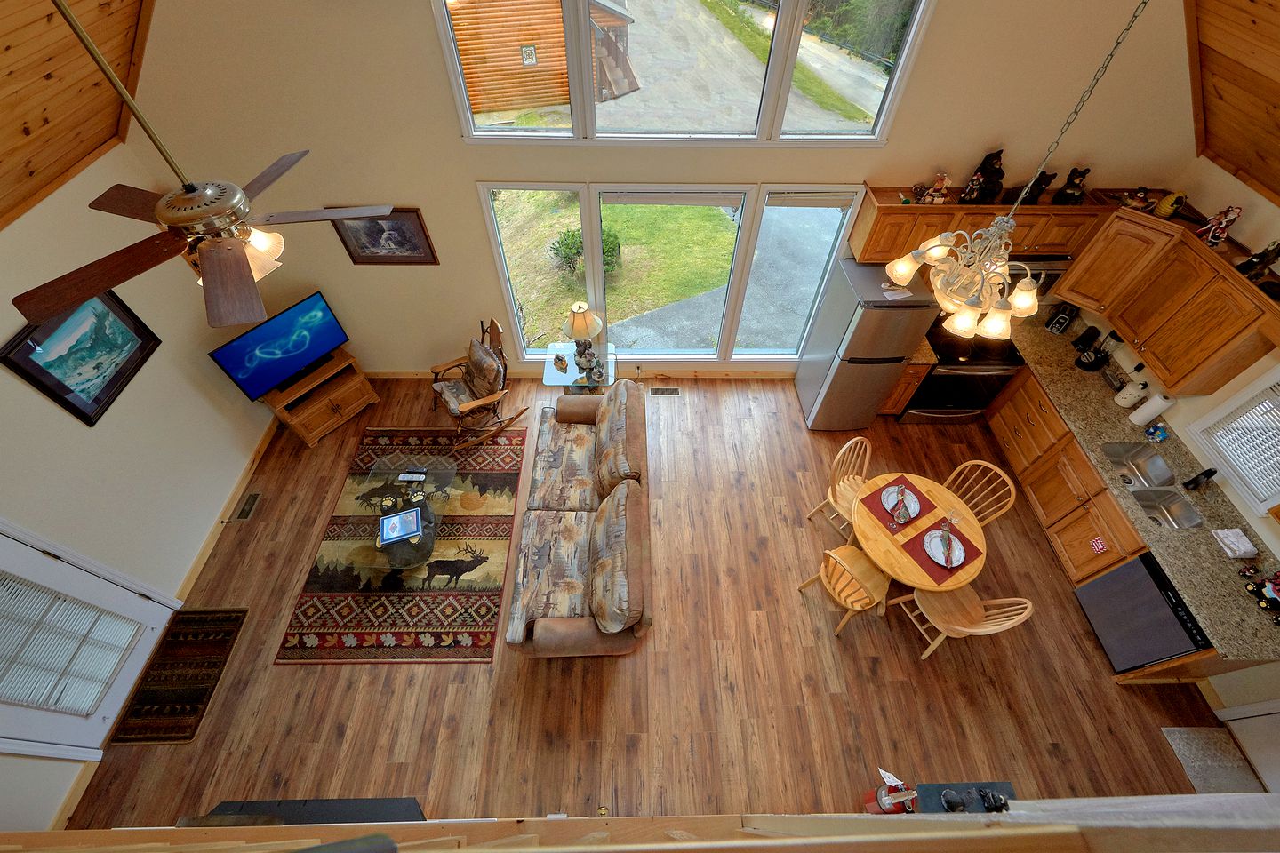 Romantic Gatlinburg Accommodation with a Hot Tub