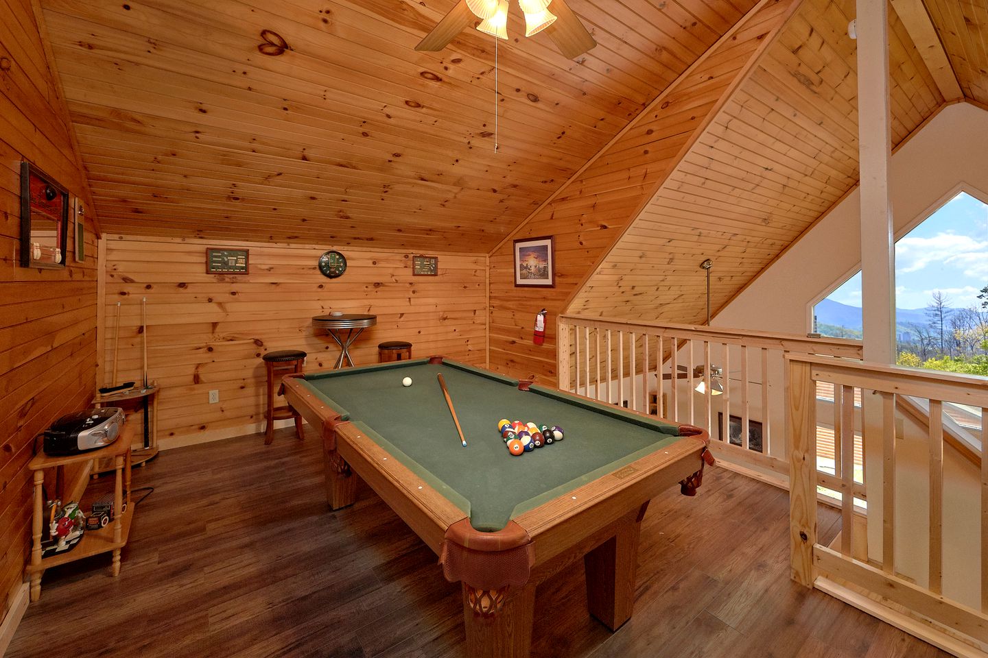 Romantic Gatlinburg Accommodation with a Hot Tub