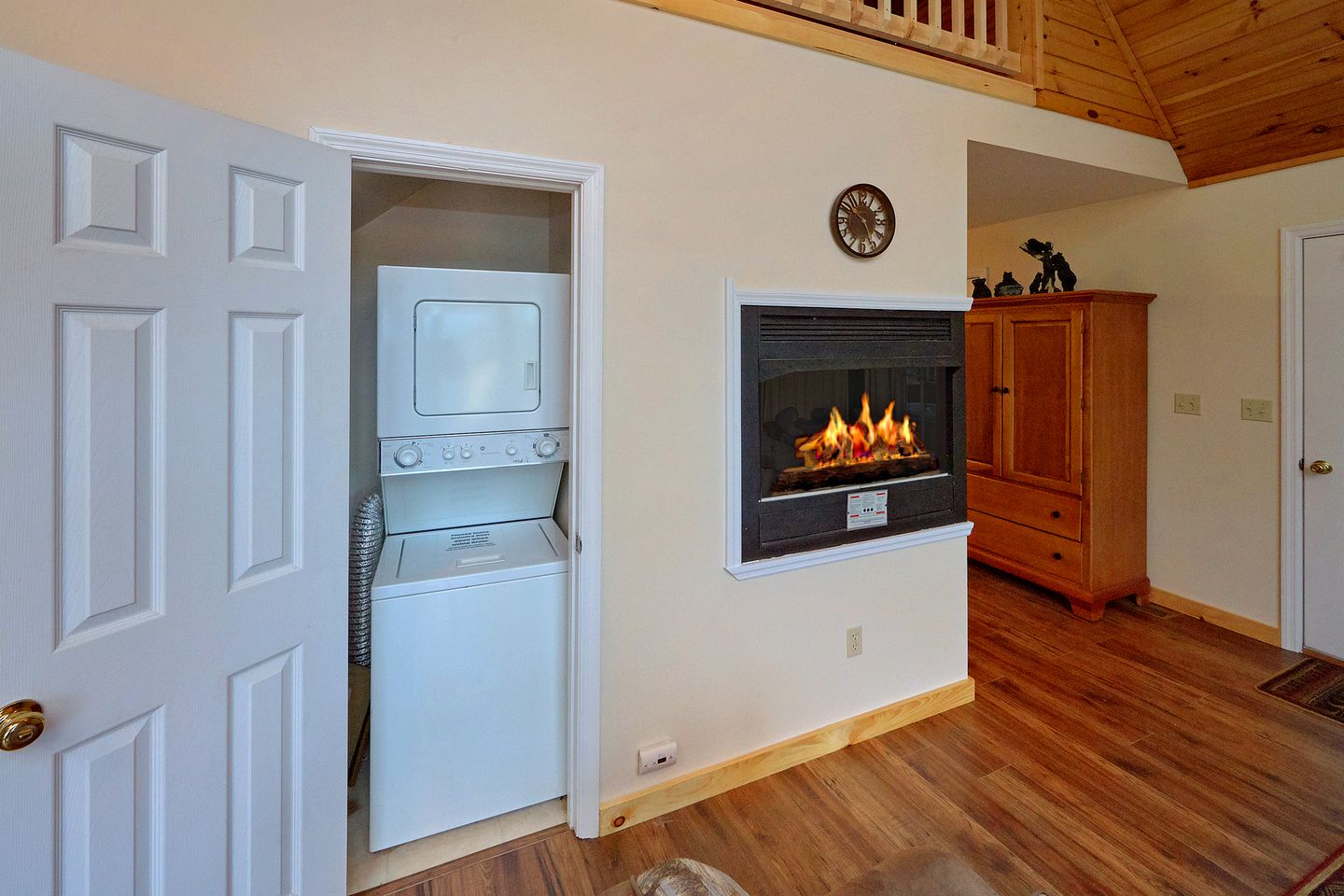 Romantic Gatlinburg Accommodation with a Hot Tub