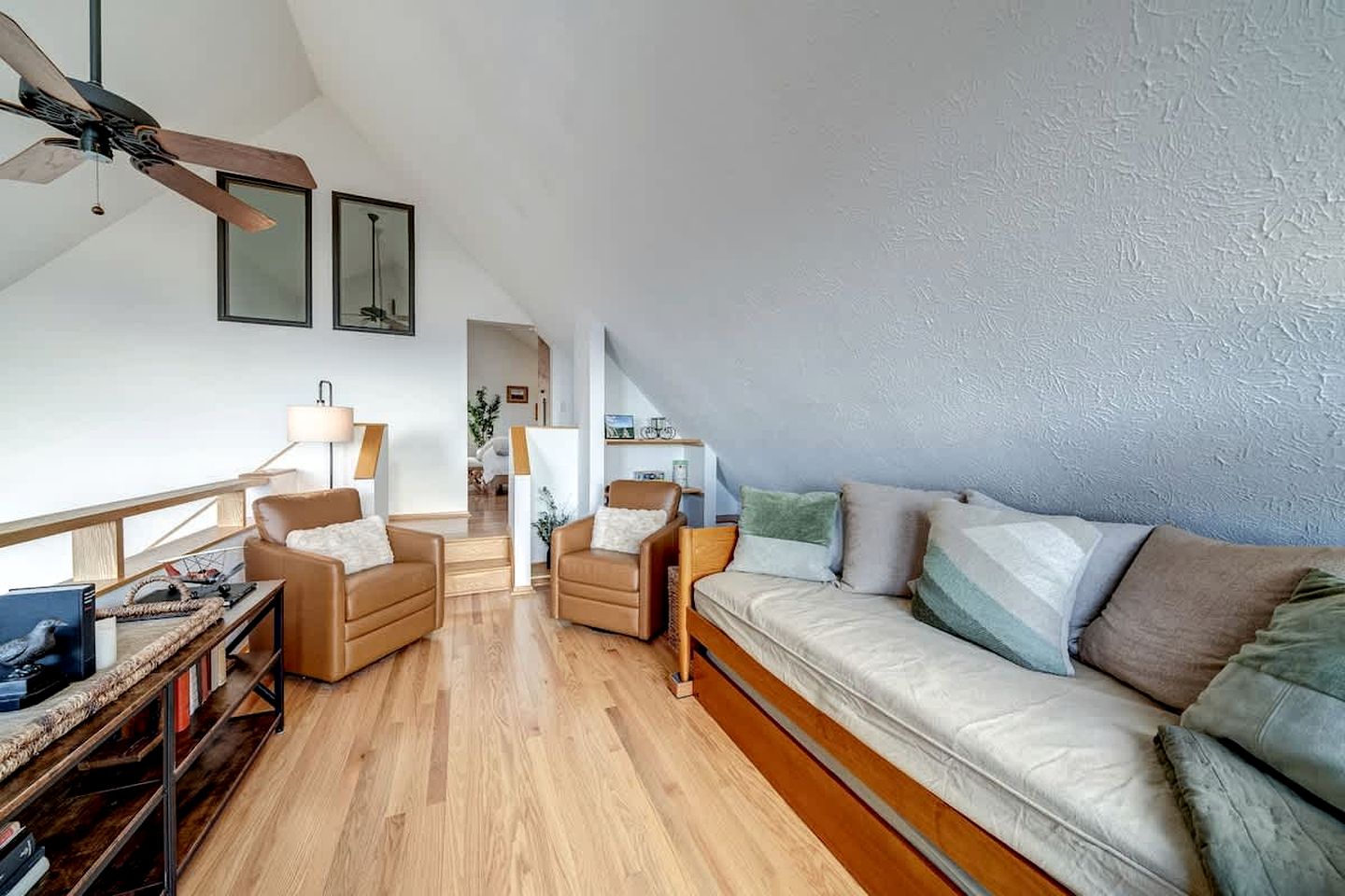 Family and Pet Friendly Cabin with Mountain Views, a Hot Tub, and Access to the Appalachian Trail, Perfect for a Weekend Getaway