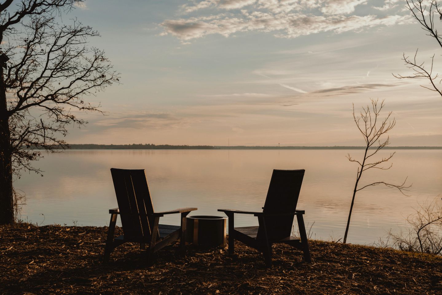 Luxurious Tiny House with Stunning Lake Tawakoni Views for an Unforgettable Escape near Quinlan, Texas