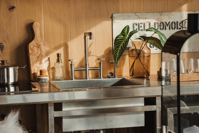 Lakefront Deluxe | Cottages (Quinlan, Texas, United States of America)