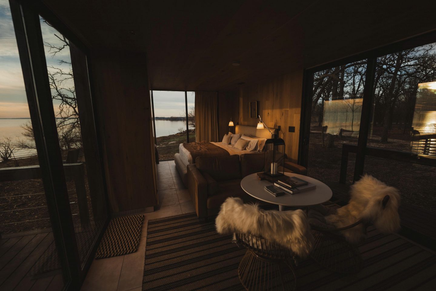 Beautiful Tiny House for a Unique Couples Getaway by Lake Tawakoni near Quinlan, Texas