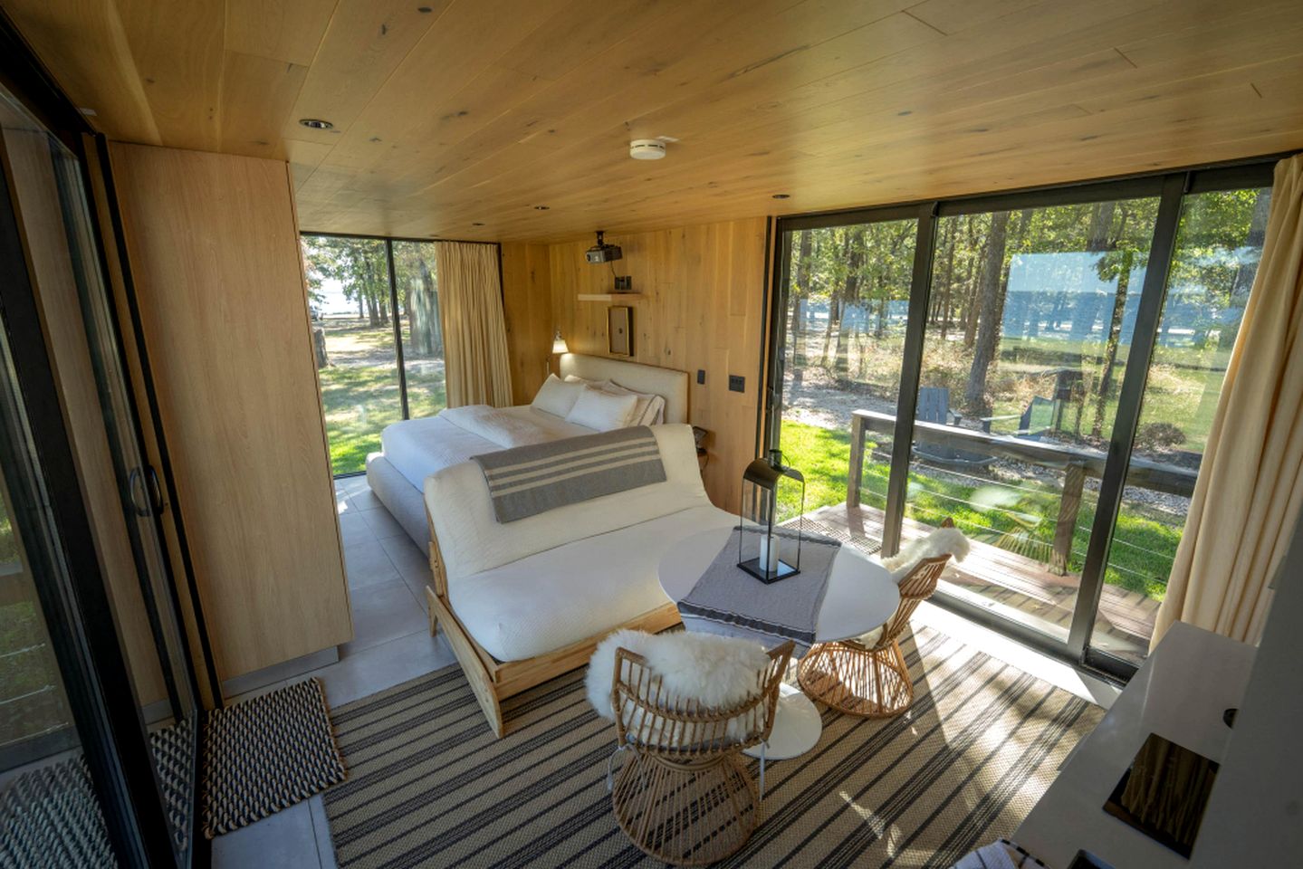 Stunning Tiny House by Lake Tawakoni for a Peaceful Glamping Getaway near Quinlan, Texas