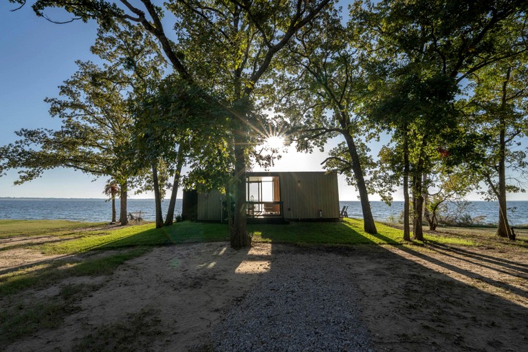 Lakefront Deluxe | Cottages (Quinlan, Texas, United States of America)