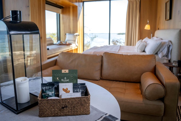 Lakefront Deluxe | Cottages (Quinlan, Texas, United States of America)