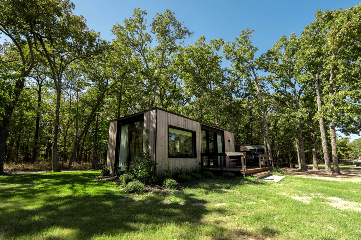Beautiful Tiny House for a Unique Couples Getaway by Lake Tawakoni near Quinlan, Texas