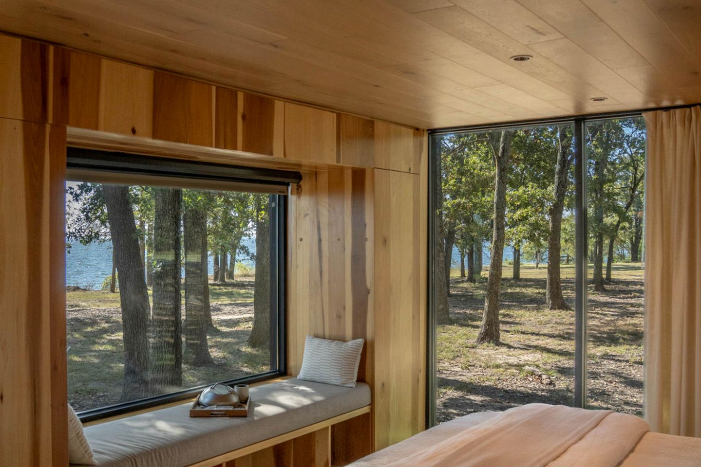 Beautiful Tiny House for a Unique Couples Getaway by Lake Tawakoni near Quinlan, Texas