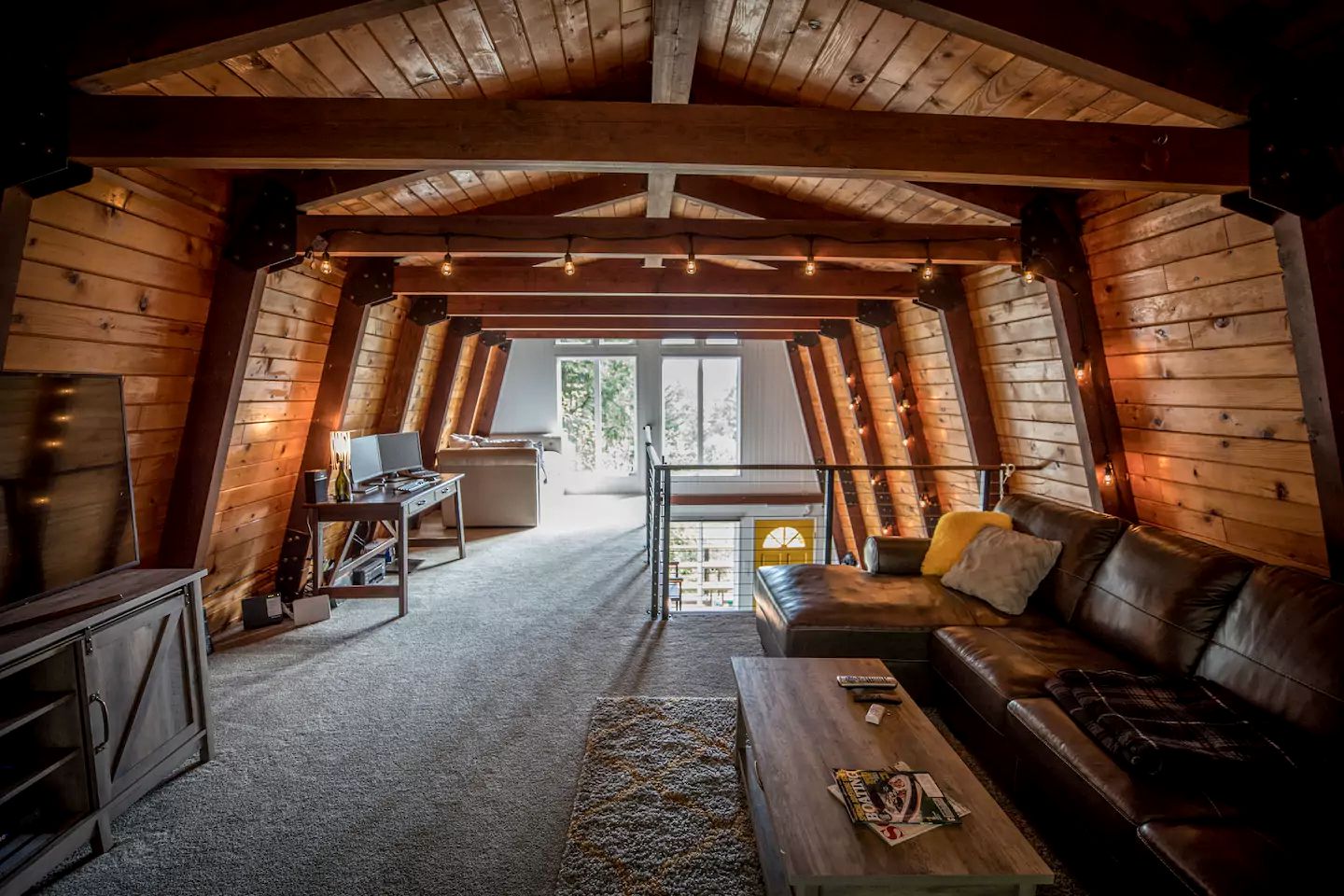 Cabin Rental on Tenmile Lake, Oregon