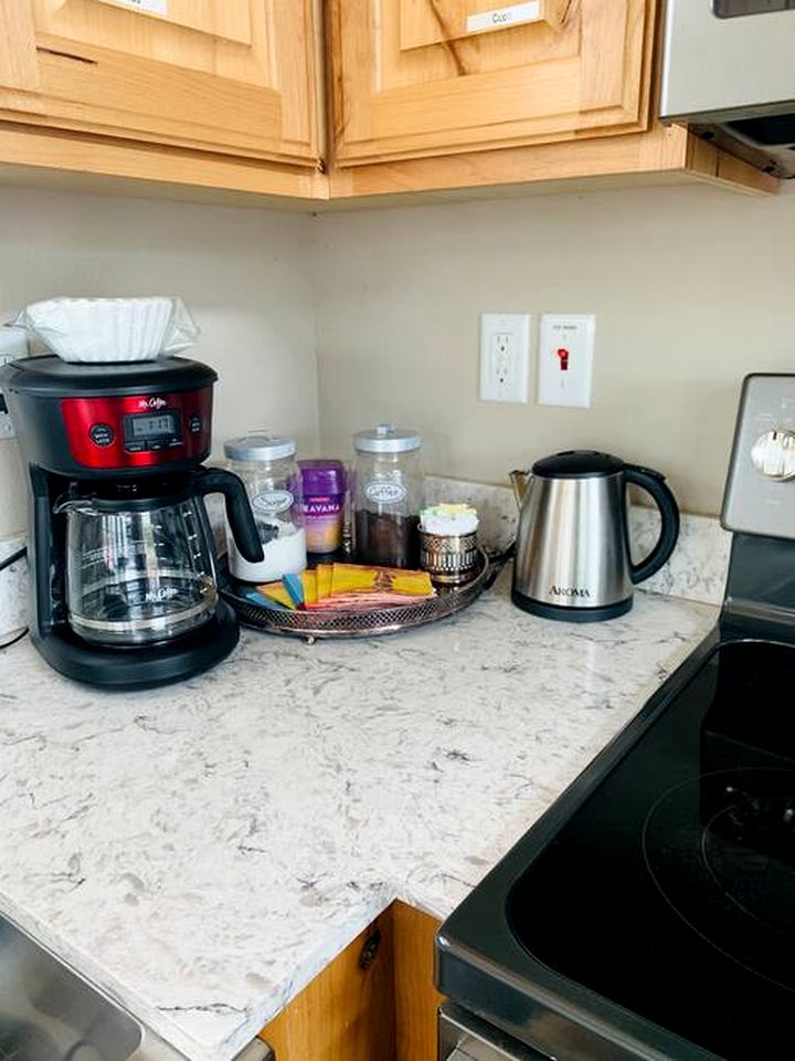 Intimate Chic Cabin Suitable for Four with Private Deck in Texas