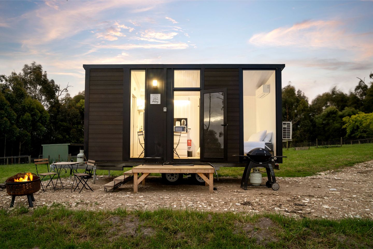 Intimate Tiny House Perfect for Water Activities and Picnics in Victoria, Australia