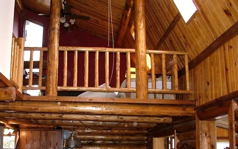 Cabins (Canyon Lake, Texas, United States)