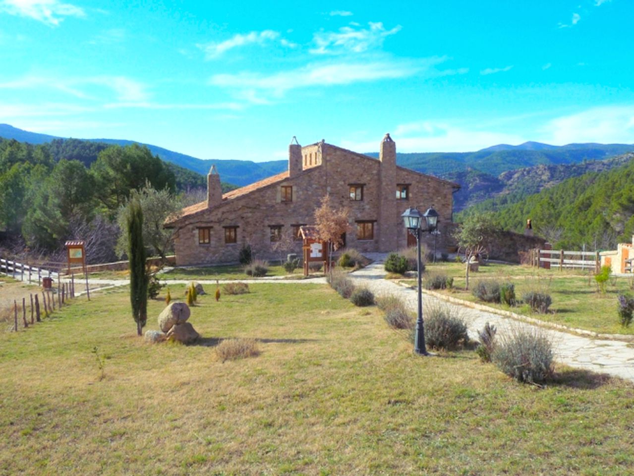 Cozy and Inviting Suites for a Weekend Getaway near Castellón de la Plana, Spain