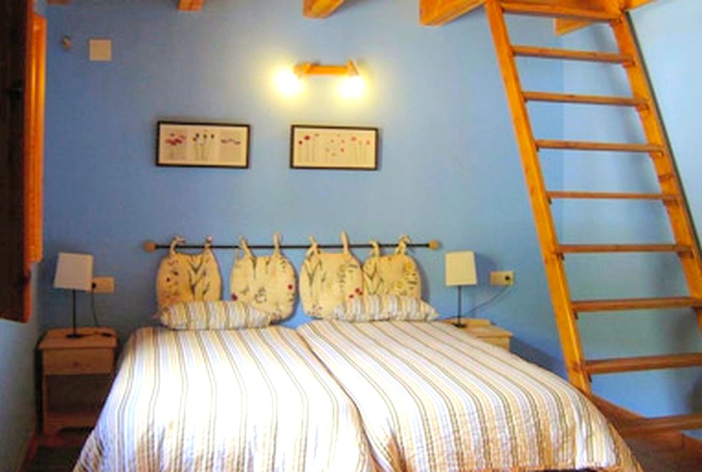 Cozy and Inviting Suites for a Weekend Getaway near Castellón de la Plana, Spain