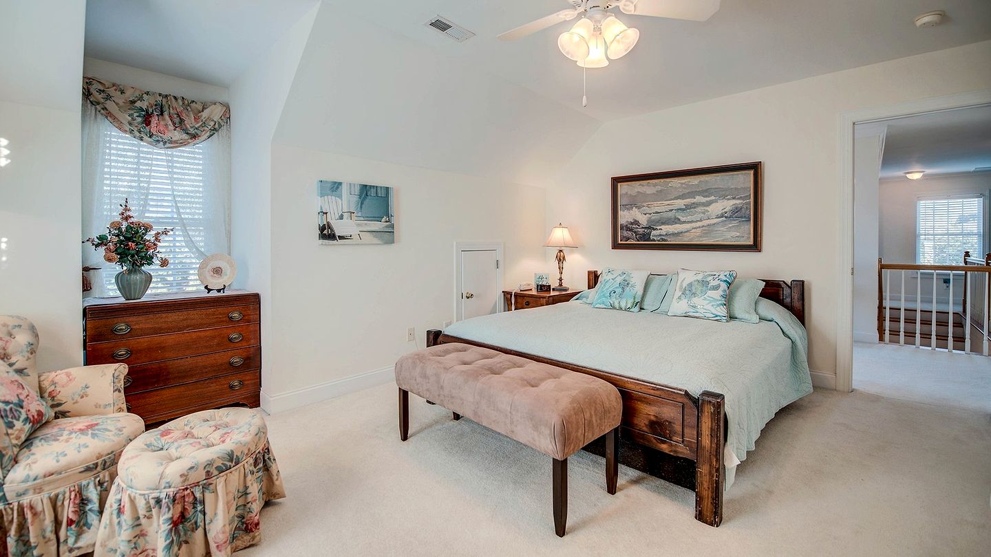 Luxury Historic Beach House with Lake Views in Oceanfront Gated Community near Pawleys Island, South Carolina