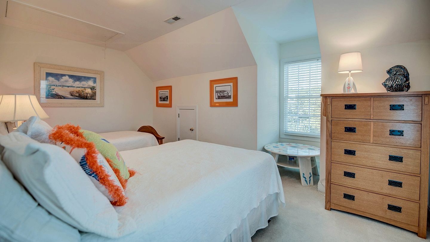 Luxury Historic Beach House with Lake Views in Oceanfront Gated Community near Pawleys Island, South Carolina