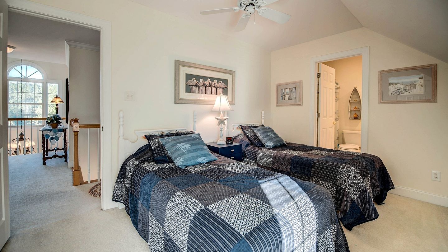 Luxury Historic Beach House with Lake Views in Oceanfront Gated Community near Pawleys Island, South Carolina