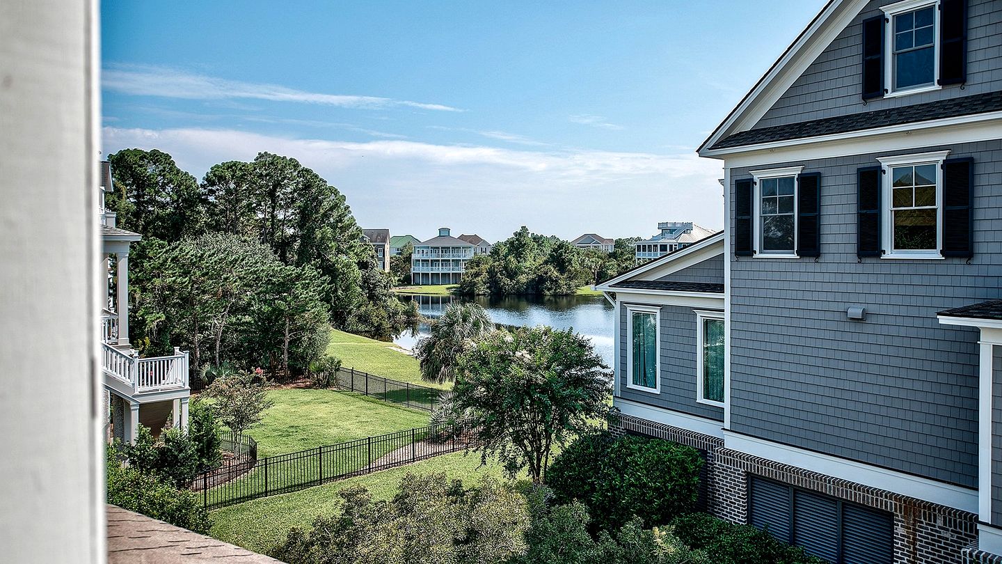 Luxury Historic Beach House with Lake Views in Oceanfront Gated Community near Pawleys Island, South Carolina