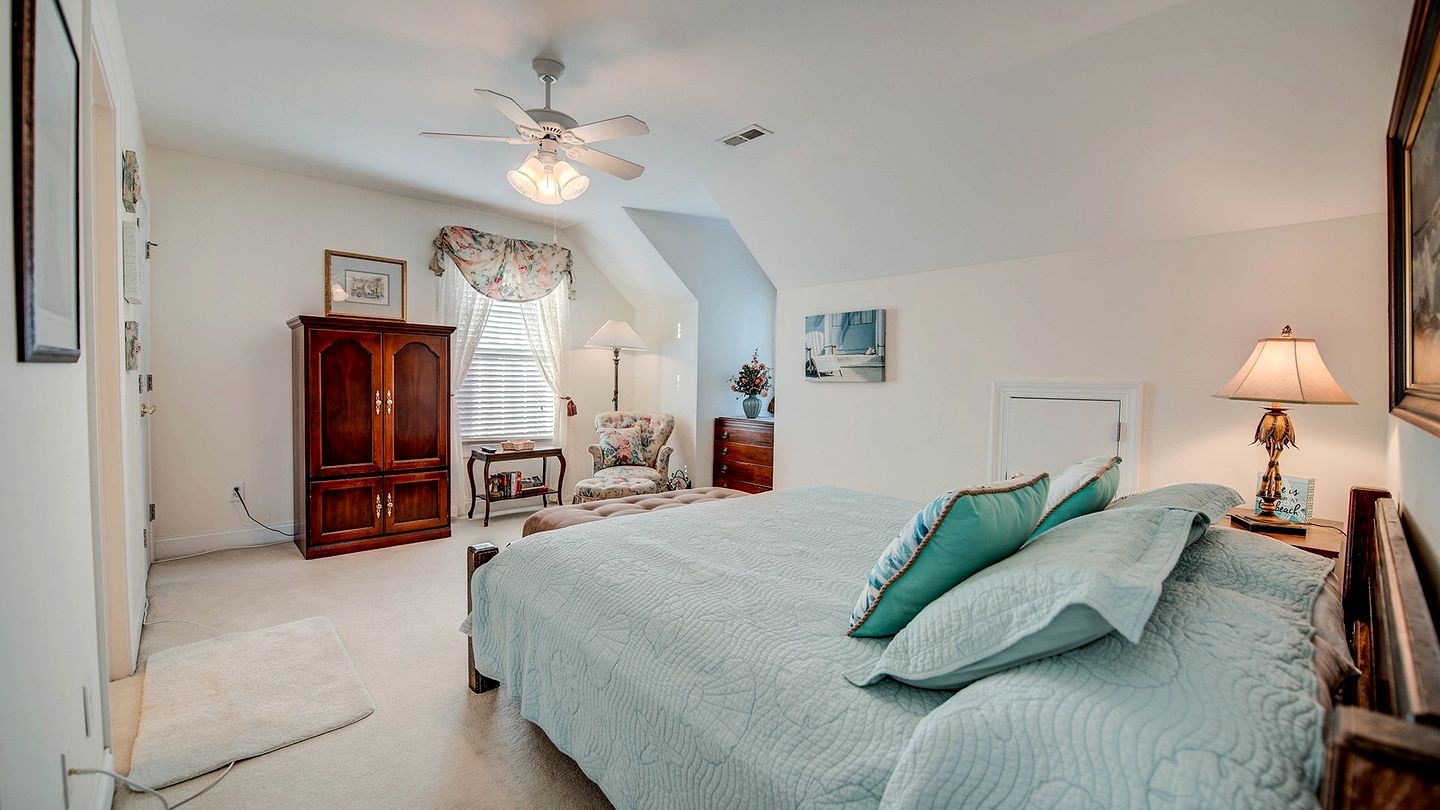 Luxury Historic Beach House with Lake Views in Oceanfront Gated Community near Pawleys Island, South Carolina