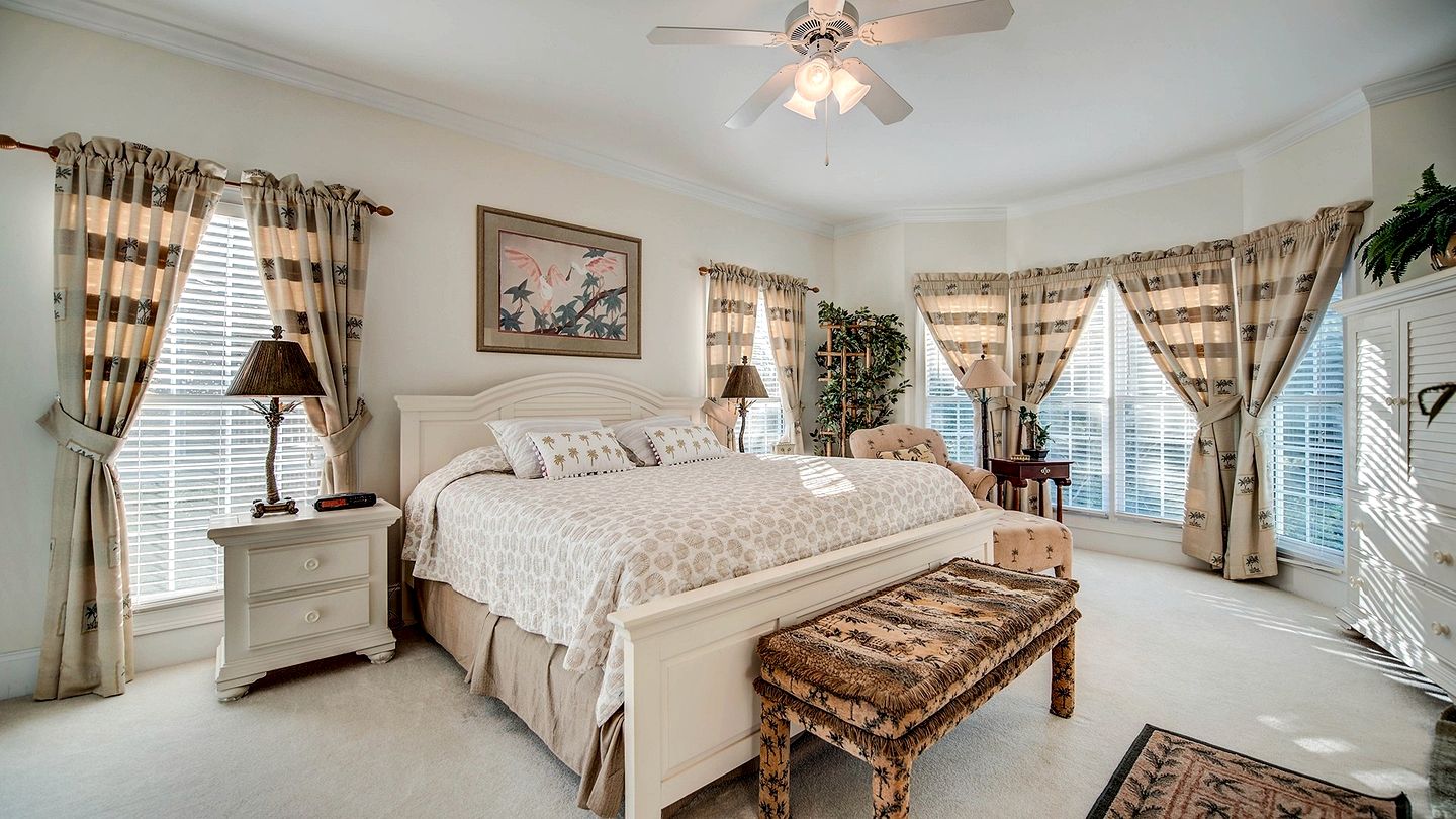 Luxury Historic Beach House with Lake Views in Oceanfront Gated Community near Pawleys Island, South Carolina