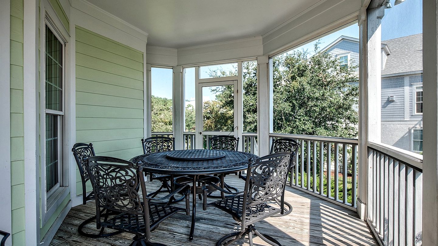 Luxury Historic Beach House with Lake Views in Oceanfront Gated Community near Pawleys Island, South Carolina
