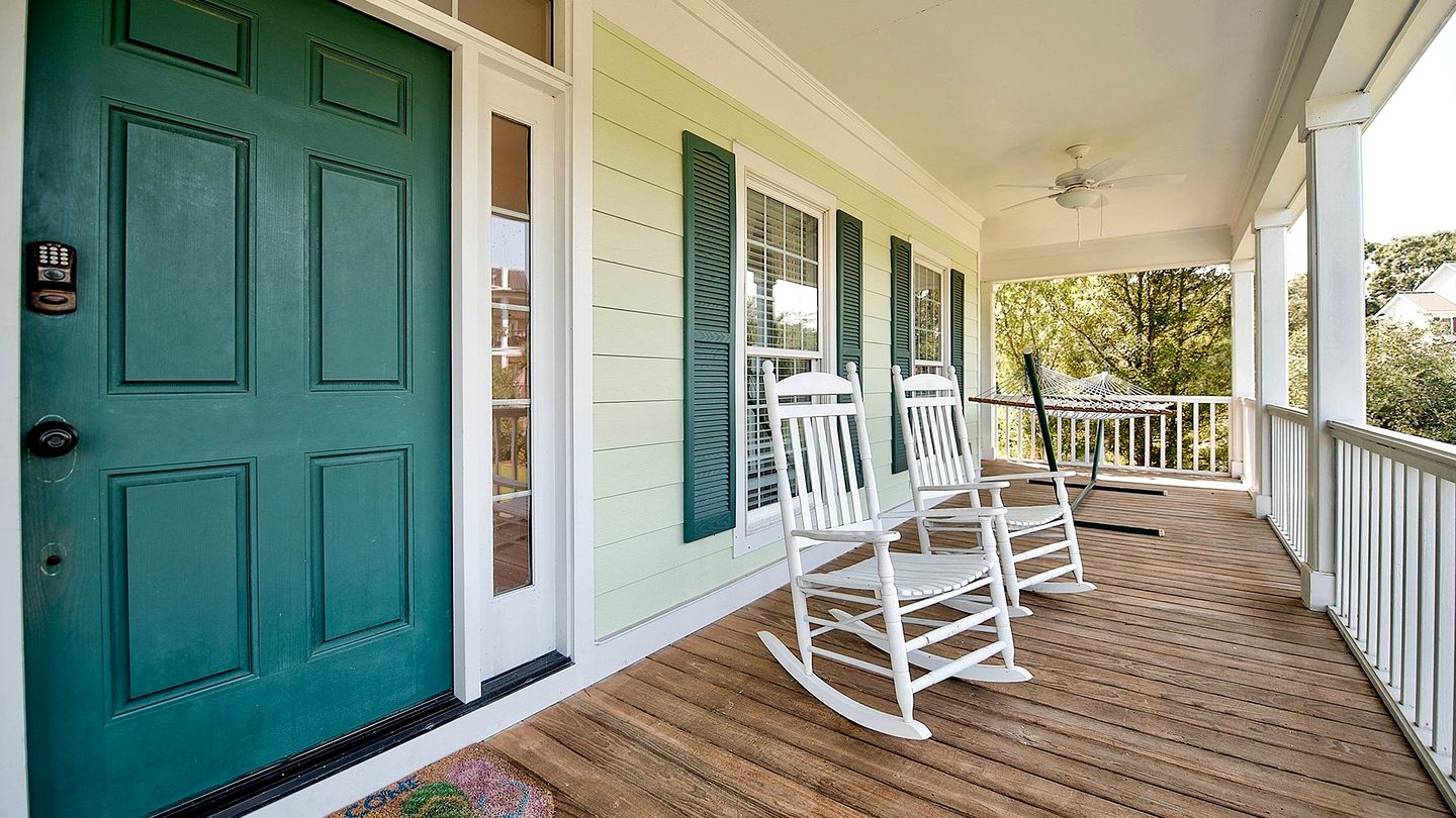 Luxury Historic Beach House with Lake Views in Oceanfront Gated Community near Pawleys Island, South Carolina