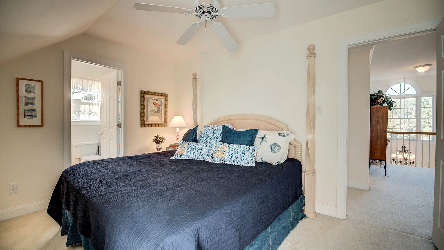 Luxury Historic Beach House with Lake Views in Oceanfront Gated Community near Pawleys Island, South Carolina