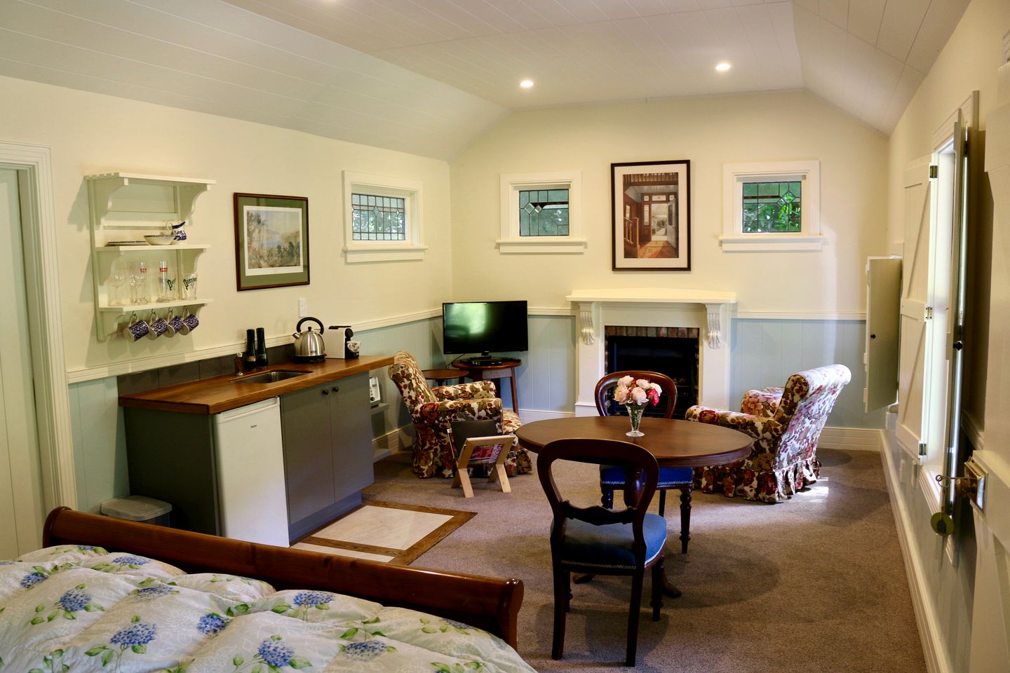 Inviting Suite Rental with Sunny Verandah in Akaroa Harbour, New Zealand