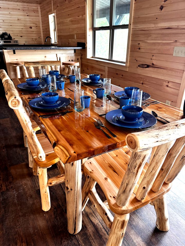 Charming Lakeside Cabin on Big Moose Lake with Breathtaking Views for a Memorable Getaway in New York
