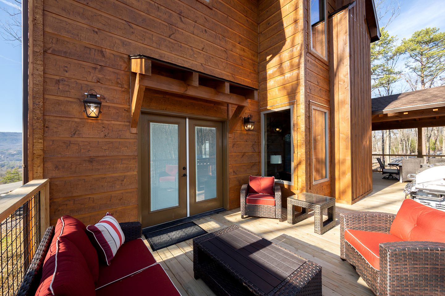 Mountain Elegance: Luxury Cabin with Stunning Views in Sevierville's Premier Location