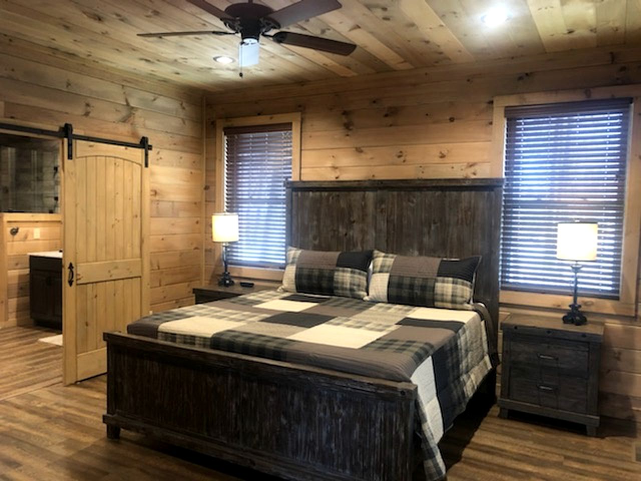 Mountain Elegance: Luxury Cabin with Stunning Views in Sevierville's Premier Location