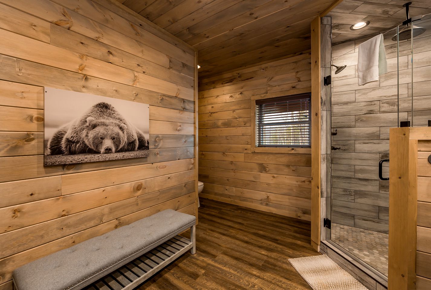 Mountain Elegance: Luxury Cabin with Stunning Views in Sevierville's Premier Location