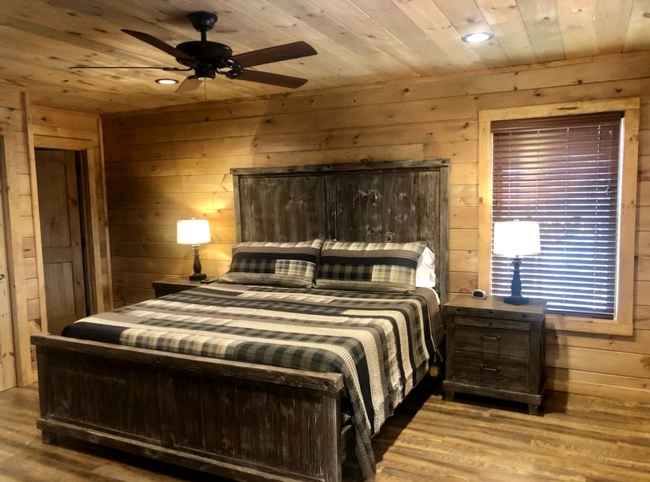 Mountain Elegance: Luxury Cabin with Stunning Views in Sevierville's Premier Location