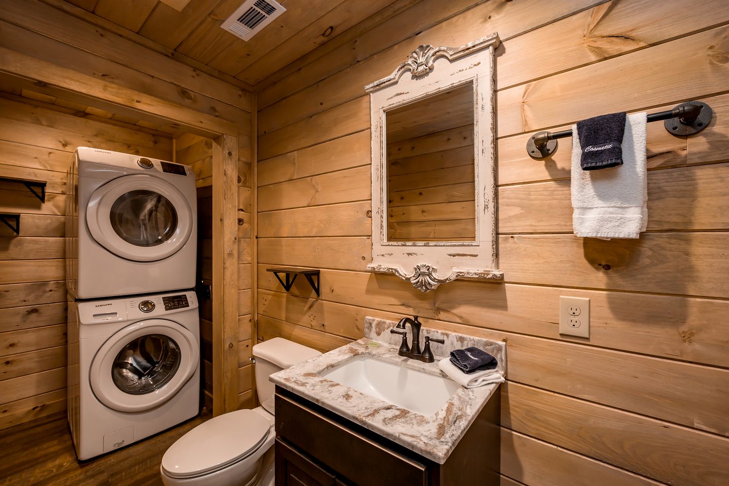 Mountain Elegance: Luxury Cabin with Stunning Views in Sevierville's Premier Location